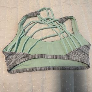 Lululemon sports bra